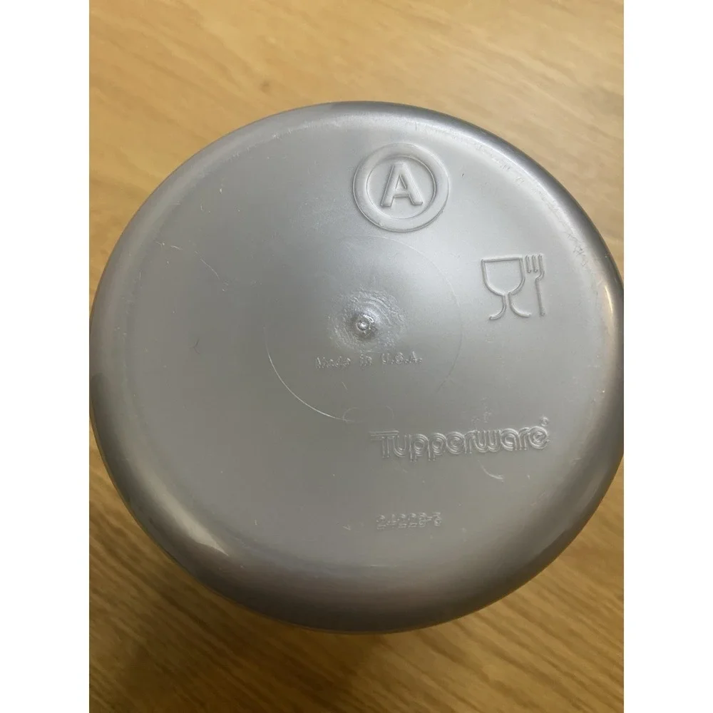 Tupperware 6
